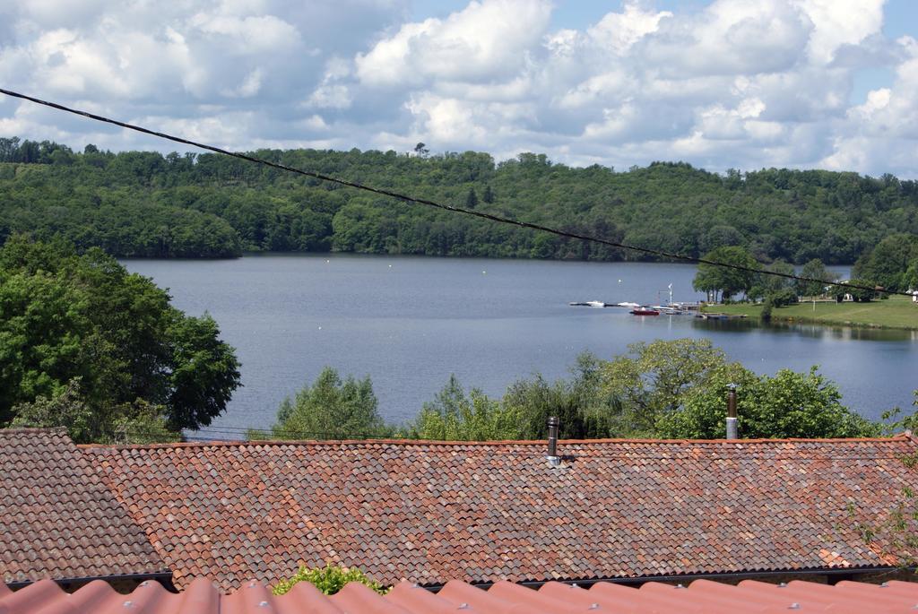 38 Friaudour Bed and Breakfast Saint-Pardoux-lʼOrtigier Δωμάτιο φωτογραφία