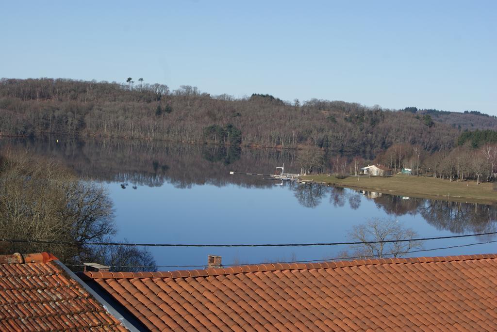 38 Friaudour Bed and Breakfast Saint-Pardoux-lʼOrtigier Δωμάτιο φωτογραφία